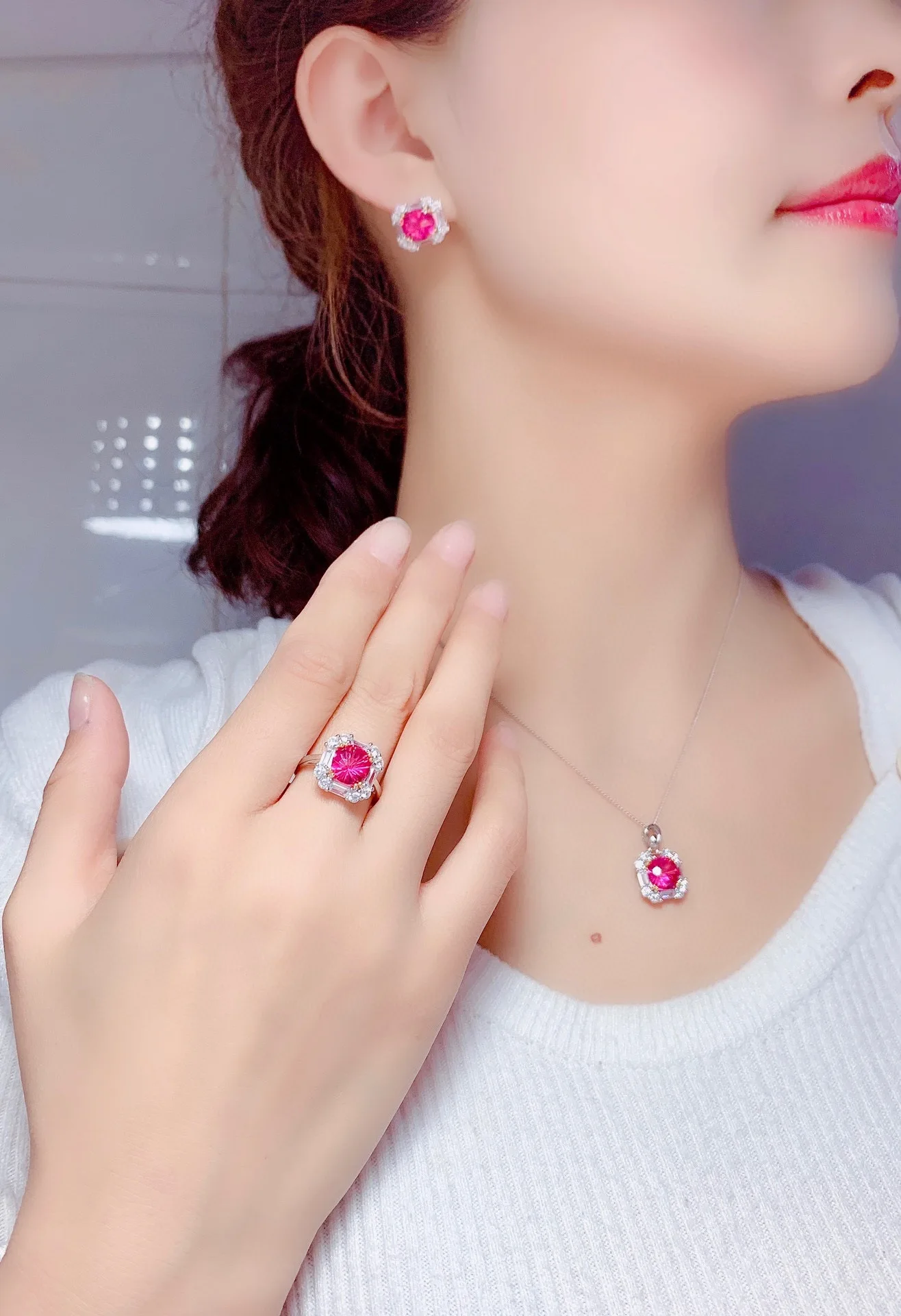 2-Karat-Aquamarin, Rubin-Set Ring-Anhänger-Ohrringe, Geeignet für Damen-Verlobungsschmuck – Detail 11