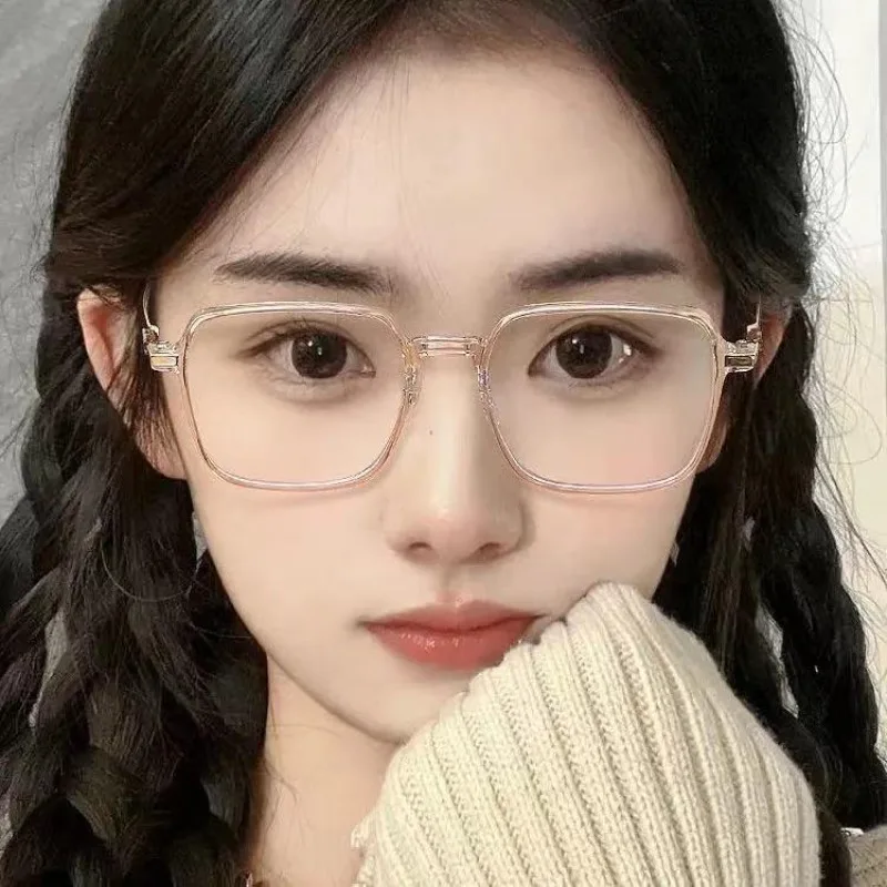 Photochromic Sun Glasses Large Frame Glasses Women\'s Flat Glasses The Lenses Turned Into Gray Glasses