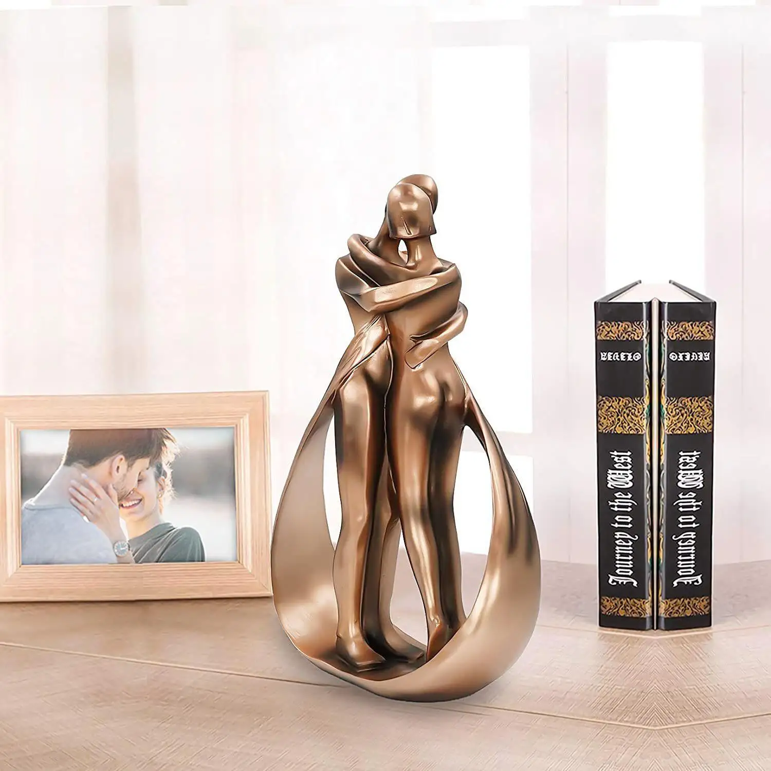 Romantic Kiss Couple Lovers Figurine Modern Resin Statue Aesthetic Sculpture Ornament Home Living Room Tabletop Decoration Gift