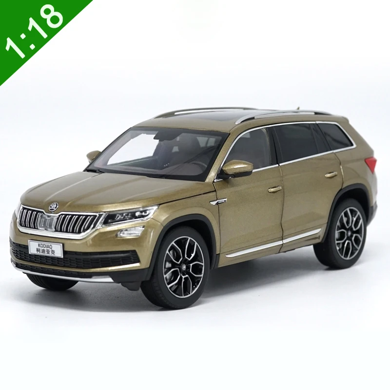 Original Box 1:18 High Meticulous Skoda Fabia Rapid Octavia KODIAQ Diecast Model Car For Collectibles Gift