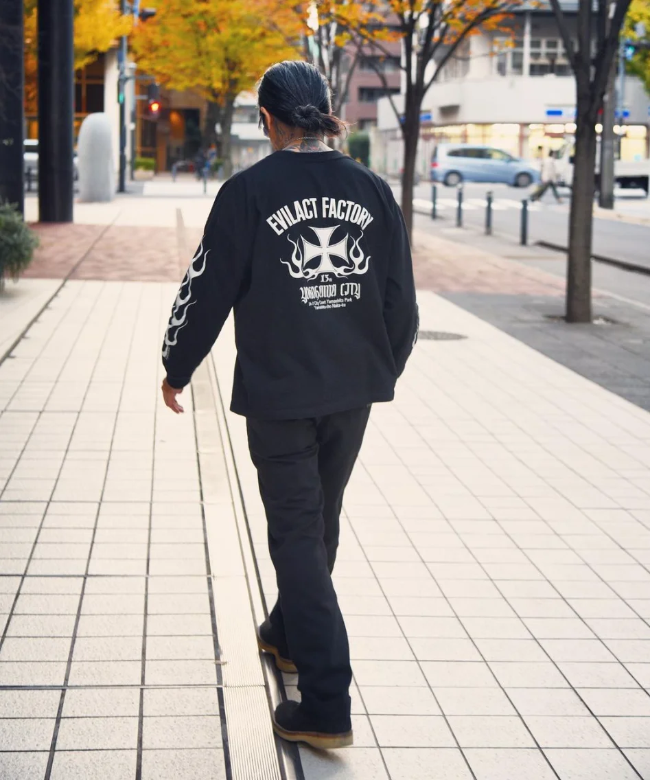 Loose Long Sleeve Neutral Flame Iron Cross All-Match T-Shirt Vintage Motorcycle Black White Cotton Youth Fashion Autumn Spring