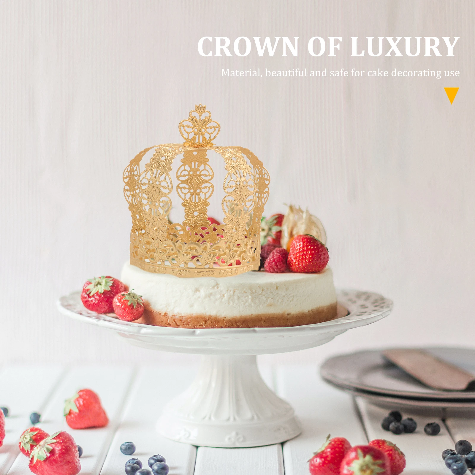 

1pc Elegant Crown Toppers Birthday Decorations for Party Dessert Crown Decor Celebrations Non Edible Cupcake Cheese Decor