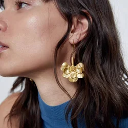 Gold Color Flower Earrings Palace Alloy Flower Women's Earrings Fashion Wedding Gift Accessories Wholesale