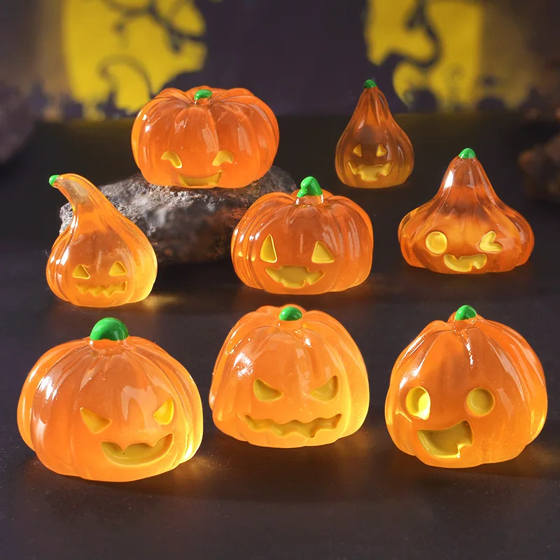 

Halloween 5 pieces Luminous Lantern Micro Landscape home decor Gardening Accessories Creative Car Glow-in-The-Dark Figurines
