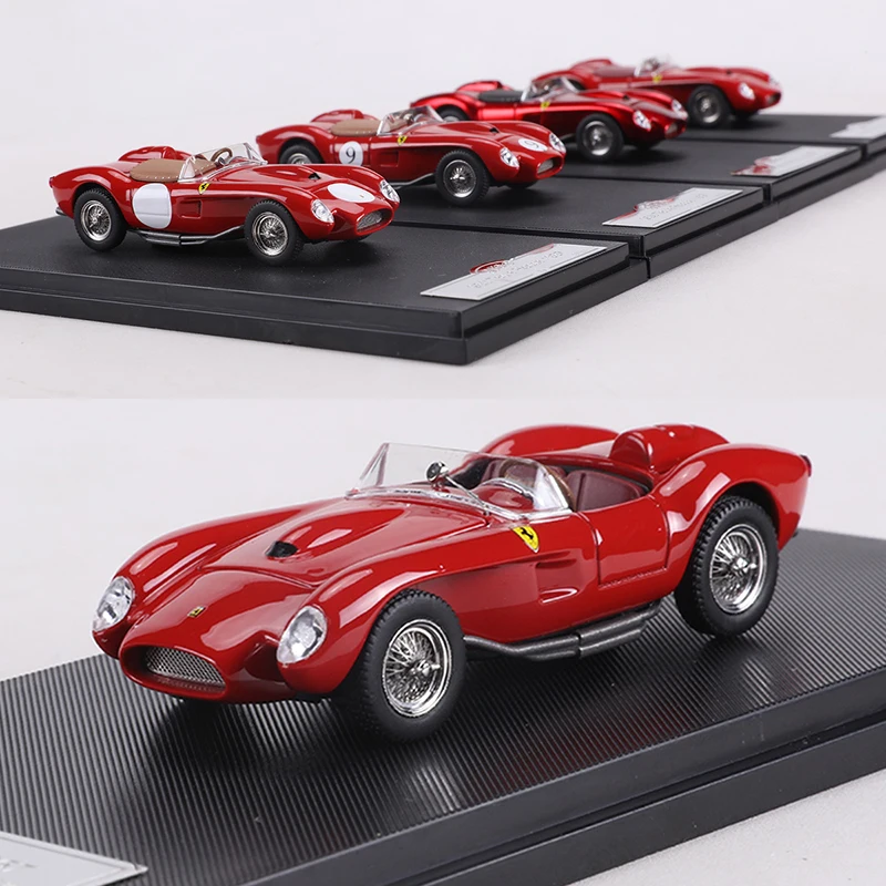 

Кабриолетная модель автомобиля из сплава GFCC 1:64 250TR