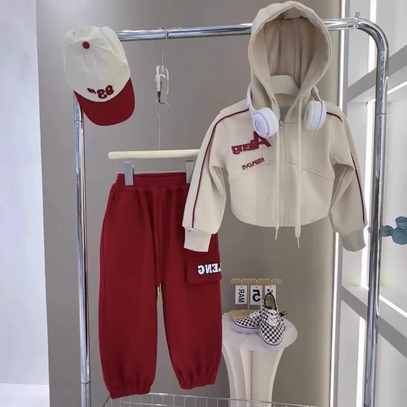 

2023 Spring and Autumn New Girls' Suit Baby Girls' Fashionable Letter Hooded Sweater Casual Trousers Two-Piece Set