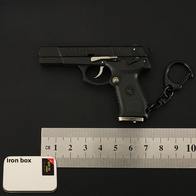 7cm/2.75in Jedi Game Peripherals 1:3 QSZ92 Mini disassembly small Gun Keychain Alloy weapon model Toy Gun Backpack Pendant Gifts