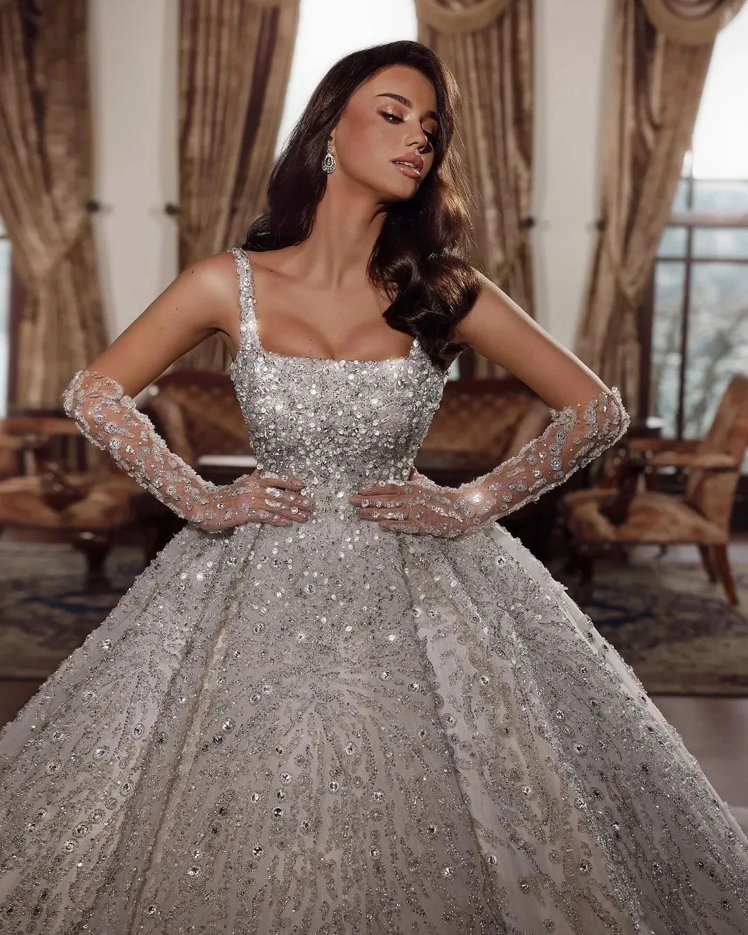 Custom 2026 Luxury Ball Gown Wedding Dresses Square Collar Sequins Crystals Sleeveless Bridal Gowns Sweep Train Vestido De Novia
