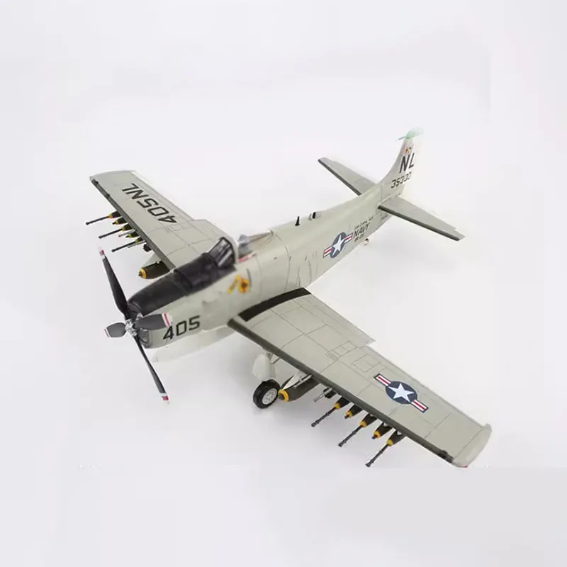 1:72 Scale U.S. Navy A-1H Skyraider Airplane Model Military Combat Alloy Diecast Aircraft Model Collection Gift Toy model