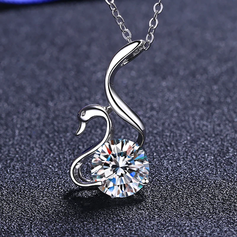 

Hot sale s925 sterling silver necklace female 2 carat moissanite swan necklace moissanite pendant clavicle chain