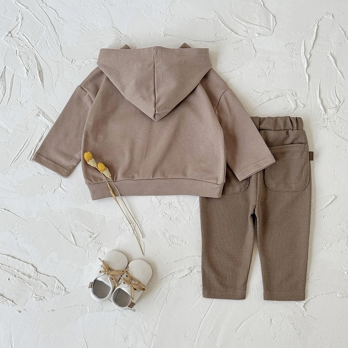 Spring and Autumn Cool Baby Clothing Pocket Design Hoodie+Brown Sports Comfortable Pants Baby Set