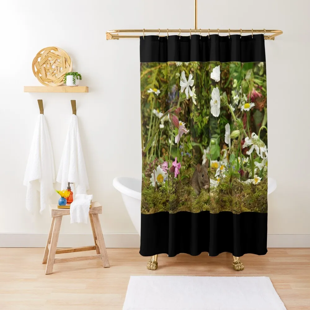 

mouse in the wild flowers Shower Curtain Bathroom And Shower Shower Set Waterproof Bath And Anti-Mold Curtain