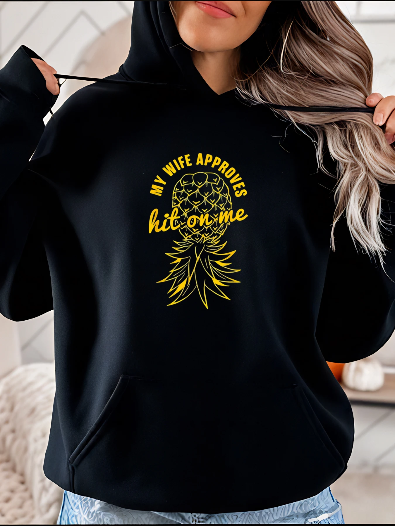 

Pineapple Print Hoodie Casual Style with Text Design for Women Everyday Wear