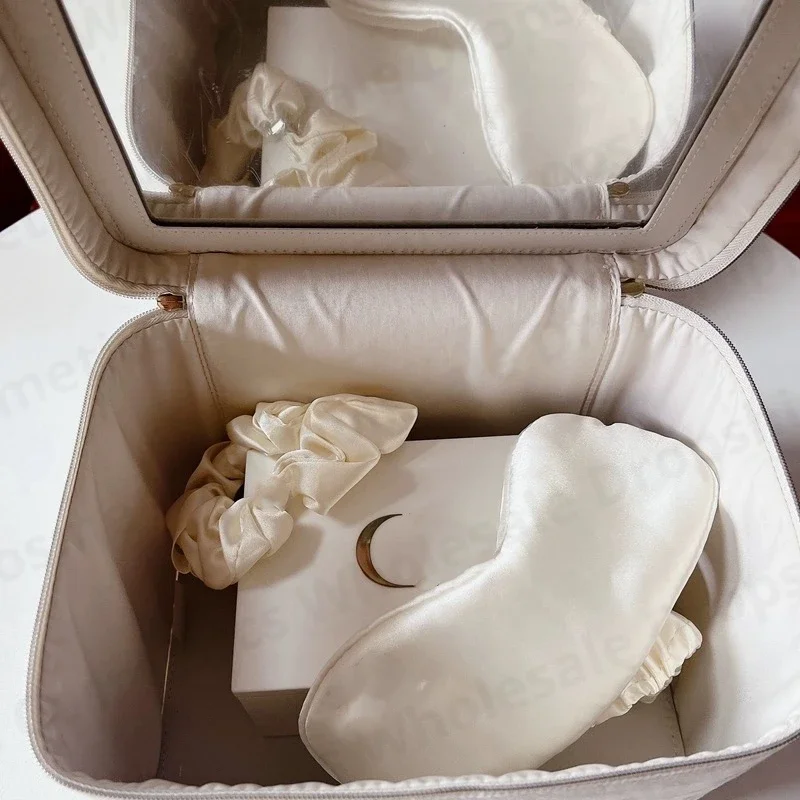 D Four Pieces Vanity Case Silky Scrunchy Silky Sleeping Mask Cotton Pads Cosmetic Bag With Box 23cm*17cm*16cm