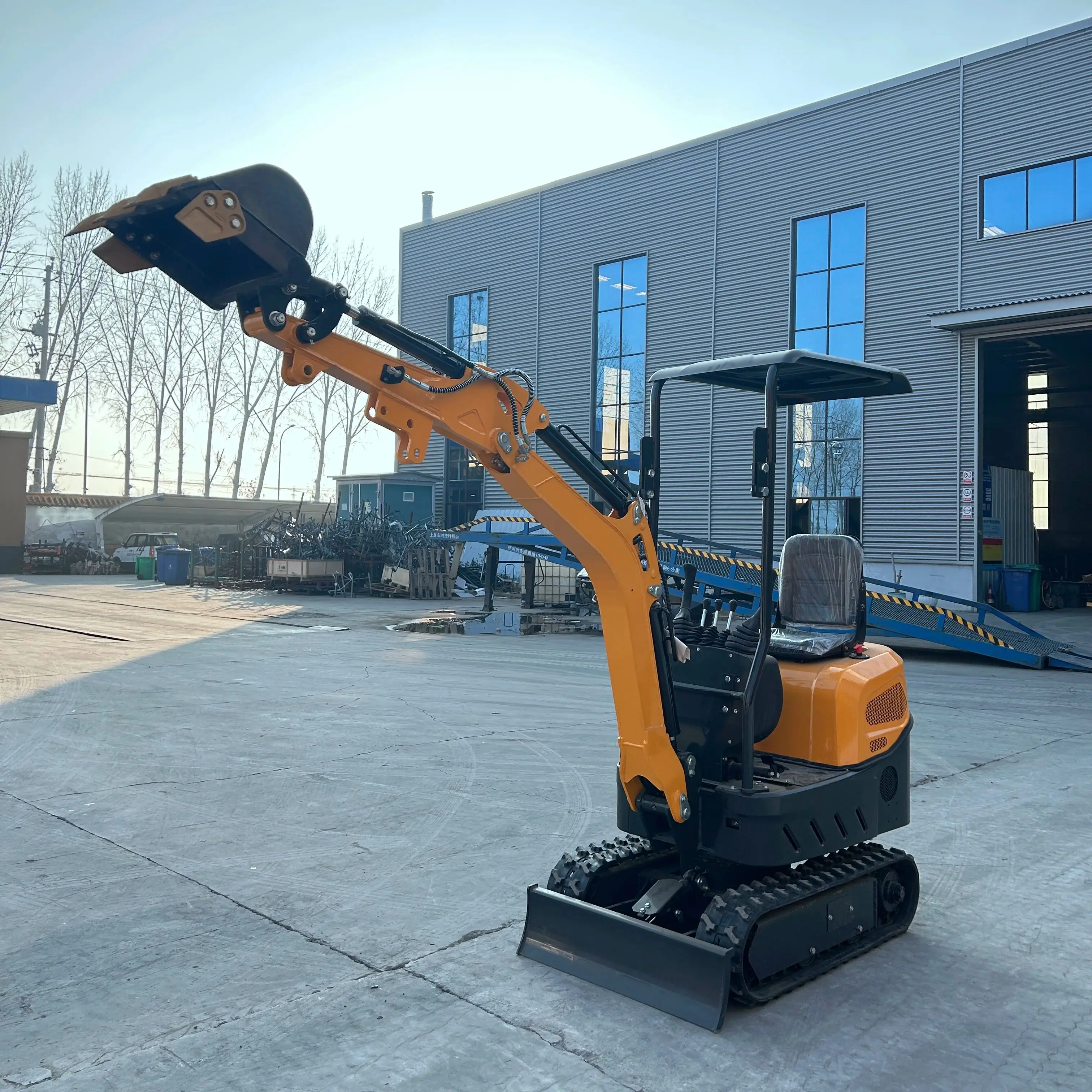 

High top 1.2-ton compact mini excavator with diesel engine for farm gardens and small projects