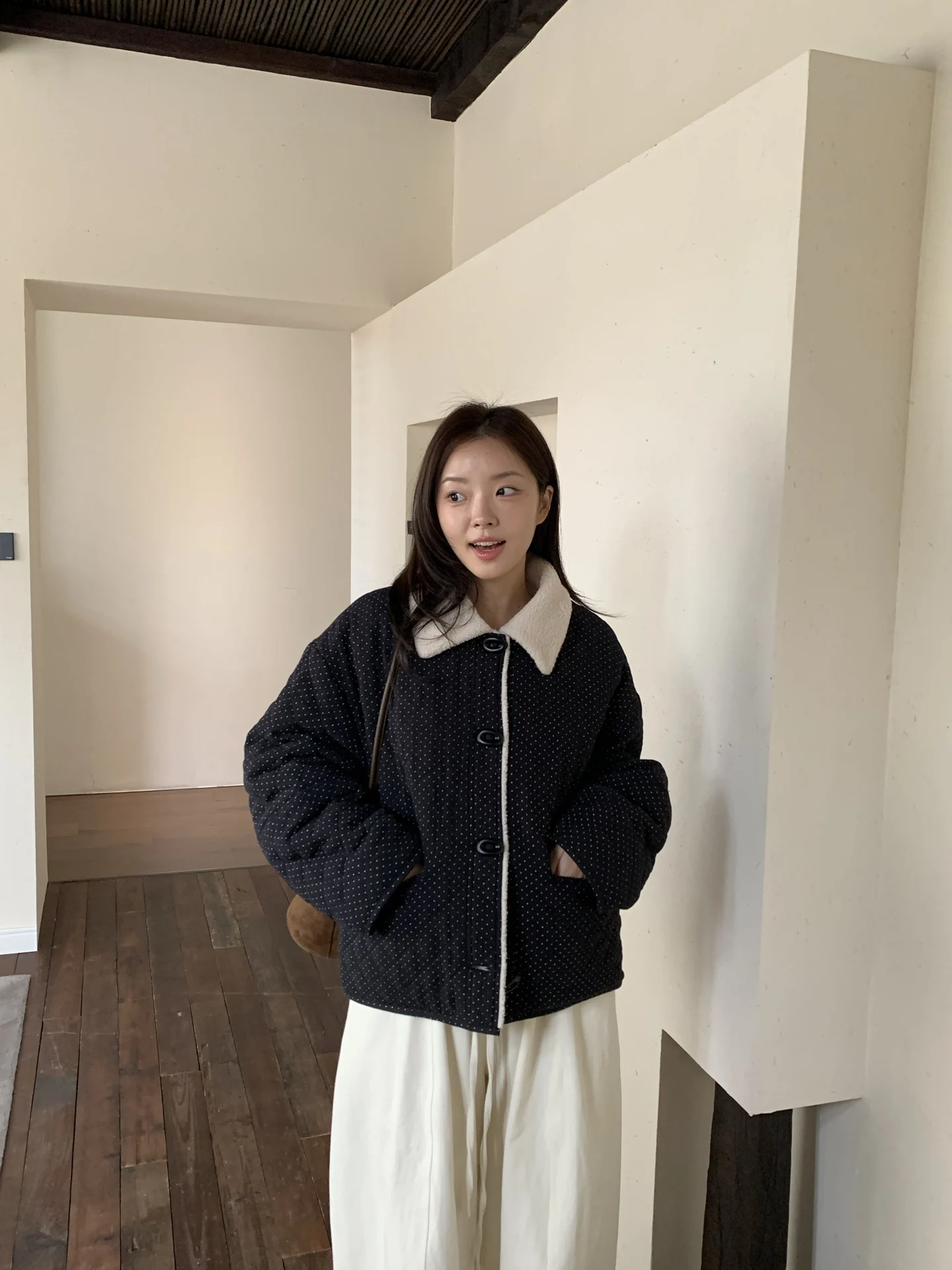 

Autumn Winter Lamb Fur Collar Cotton Jaet Not Running Cotton Emed Pattern Single Button Closure Long Sve Loose Fit