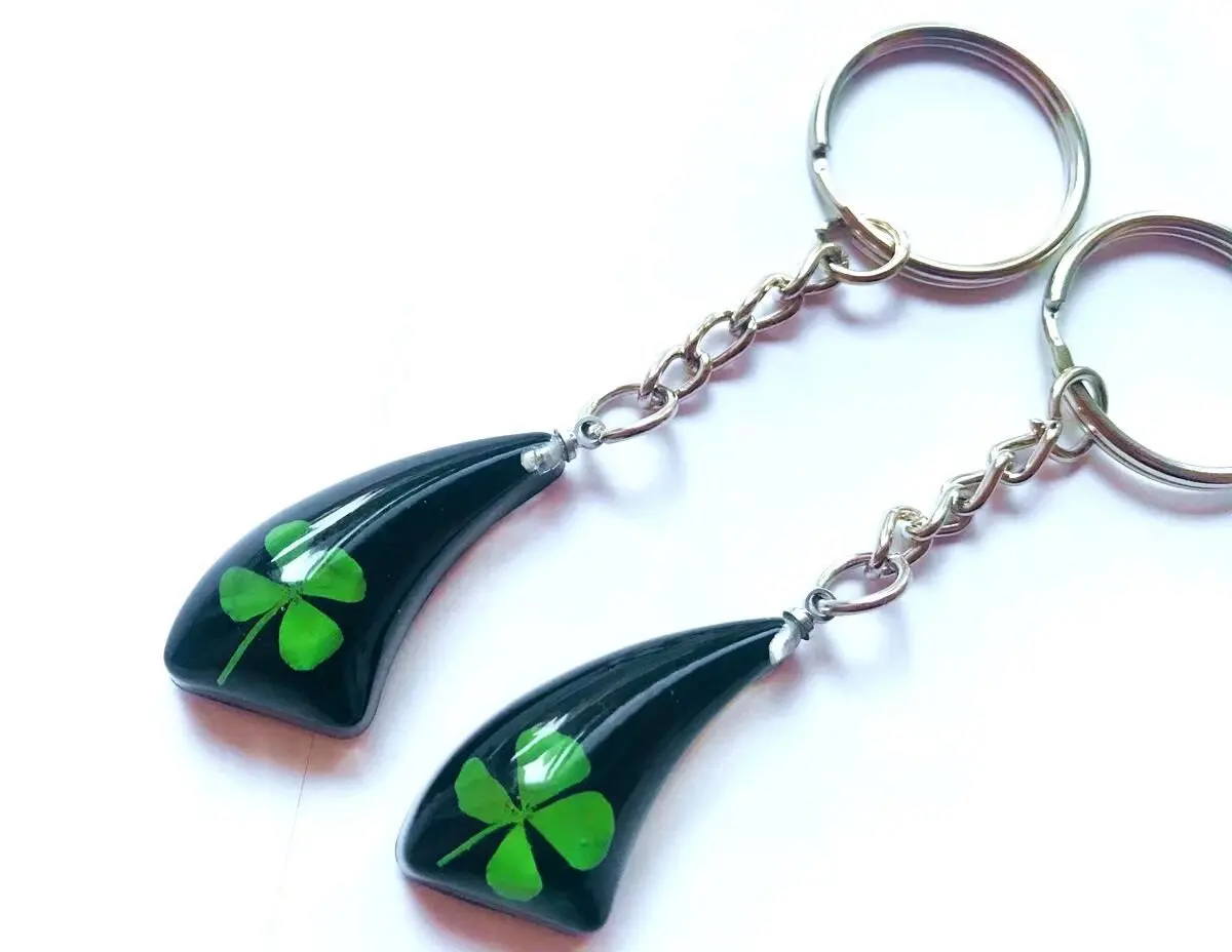 35 pcs classic real four leaf clover keychain black color jewelry