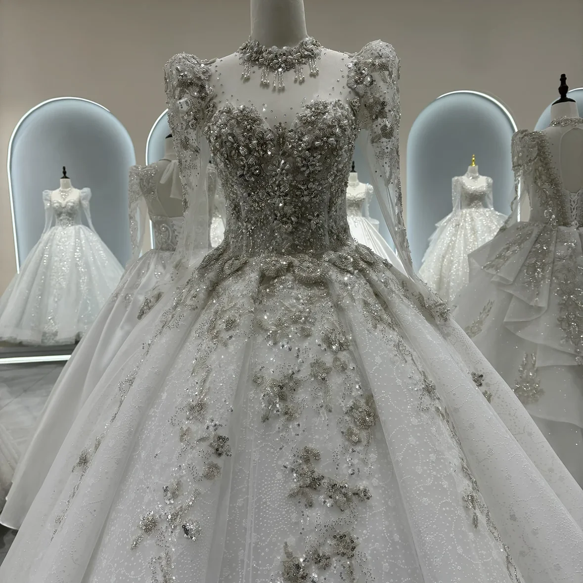 Weiße Vintage-Brautkleider mit langen Ärmeln, Applikationen, Pailletten, Perlen, Glitzer, glänzend, für Damen, Kirche, formelle Brautkleider