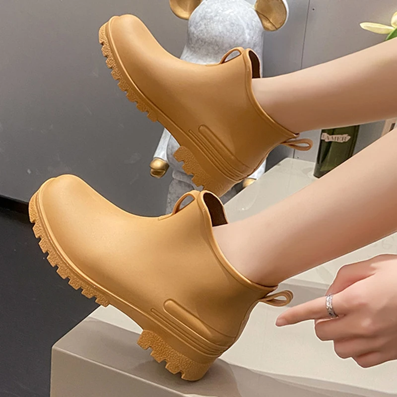 Fashion Woman Rain Shoes Waterproof Working Boots Ladies Casual Slip-on Flats Rain boots Female Insulated Garden Galoshes 35-40