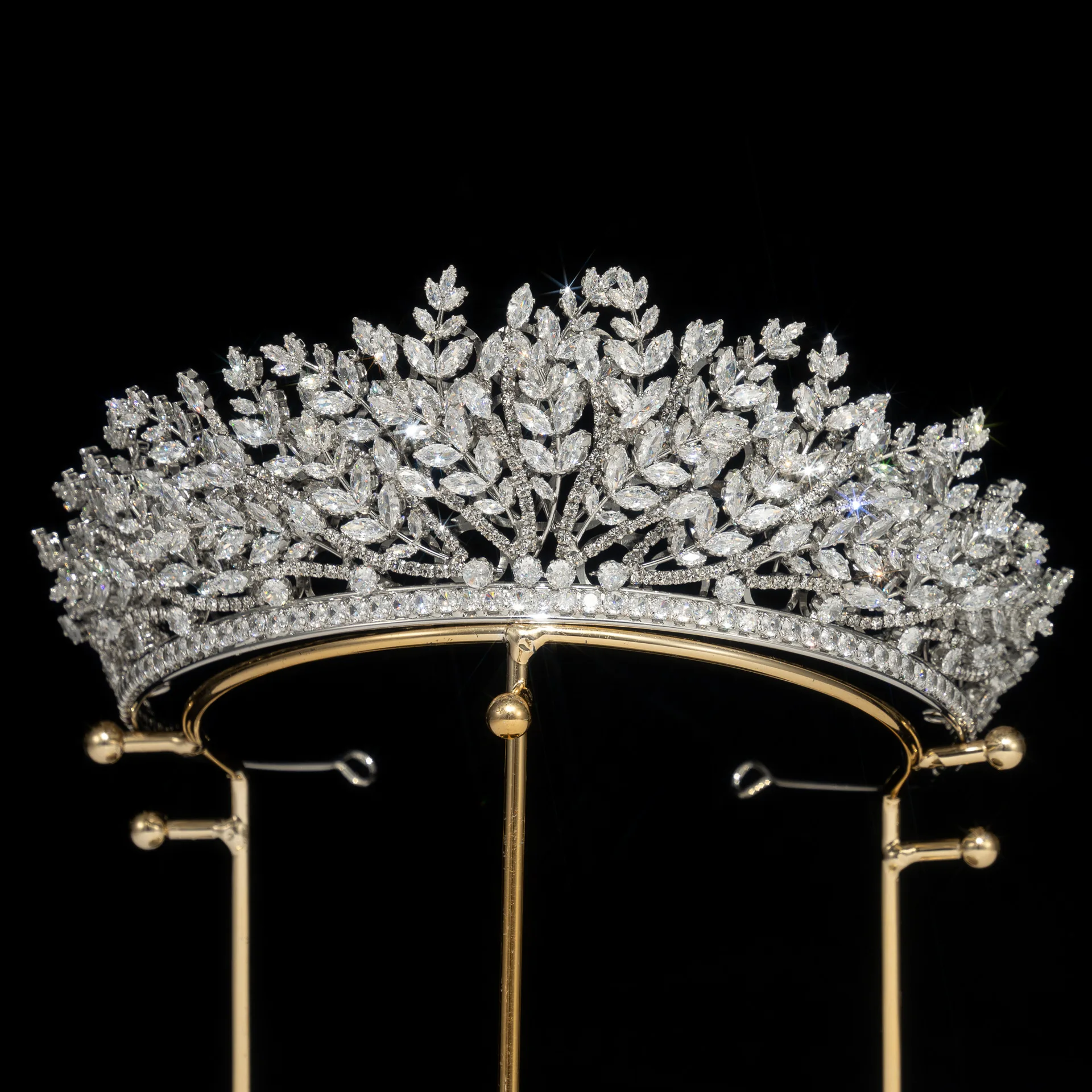 

Fashion Crown Made Of Multiple Layers Leaves Wedding Accessories Silver ,Gold Colors CZ Crystal Tiara Women Bride Jewelry GH0291