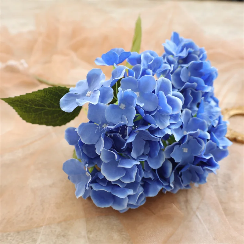 Wholesale High Quality Single Stem Flowers 5 Heads Artificial Flower Wedding Decoration Hydrangea