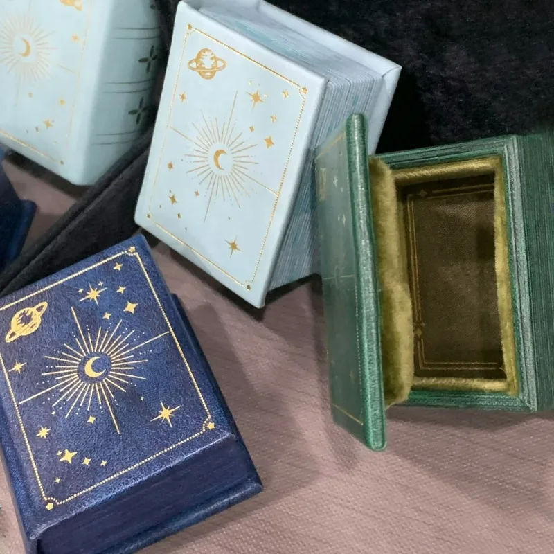 

Vintage Magnetic Ring Boxes Valentine's Day Jewelry Holder High-end Flocking Rings Holder Women Men Engagement Wedding Gift