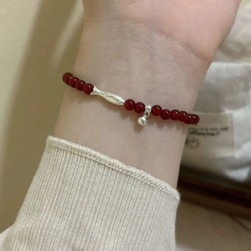 

Женский браслет из эластичной веревки с красным агатом кои, легкий роскошный браслет в художественном и ретро-стиле, универсальный ювелирный аксессуар
