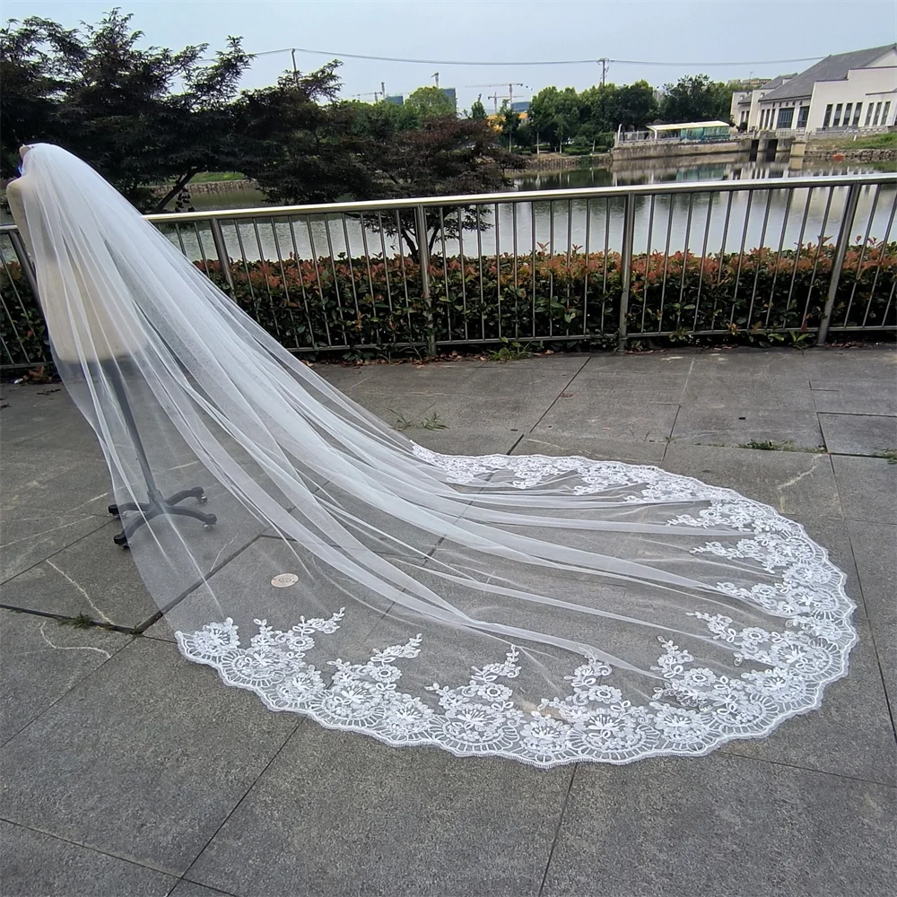 Real Photo 3m.4m.5m One Layer Wedding Veil With Comb White Lace Edge Bridal Veils Ivory Appliqued Cathedral Wedding Veil