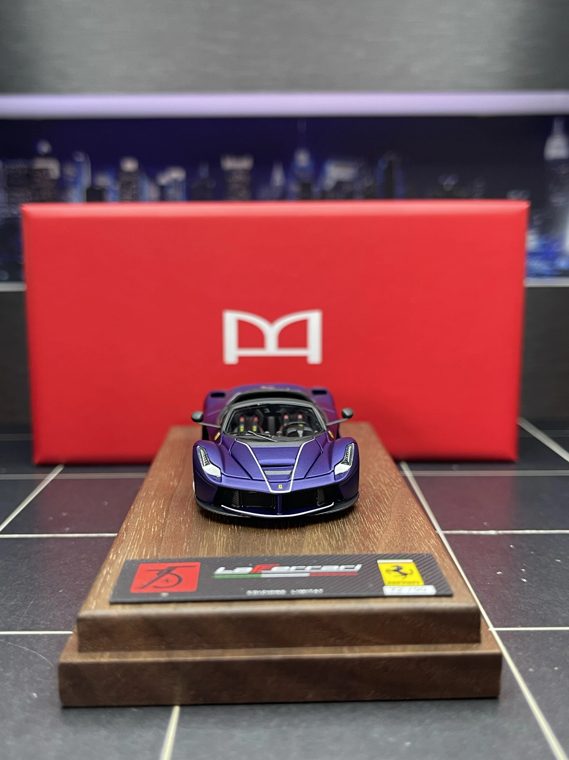 Diecast DMH Scala 1:64 Ferrari Rafale Resina Edizione Limitata Modello di Auto Giocattolo Da Collezione Regalo Souvenir Display Ornamento