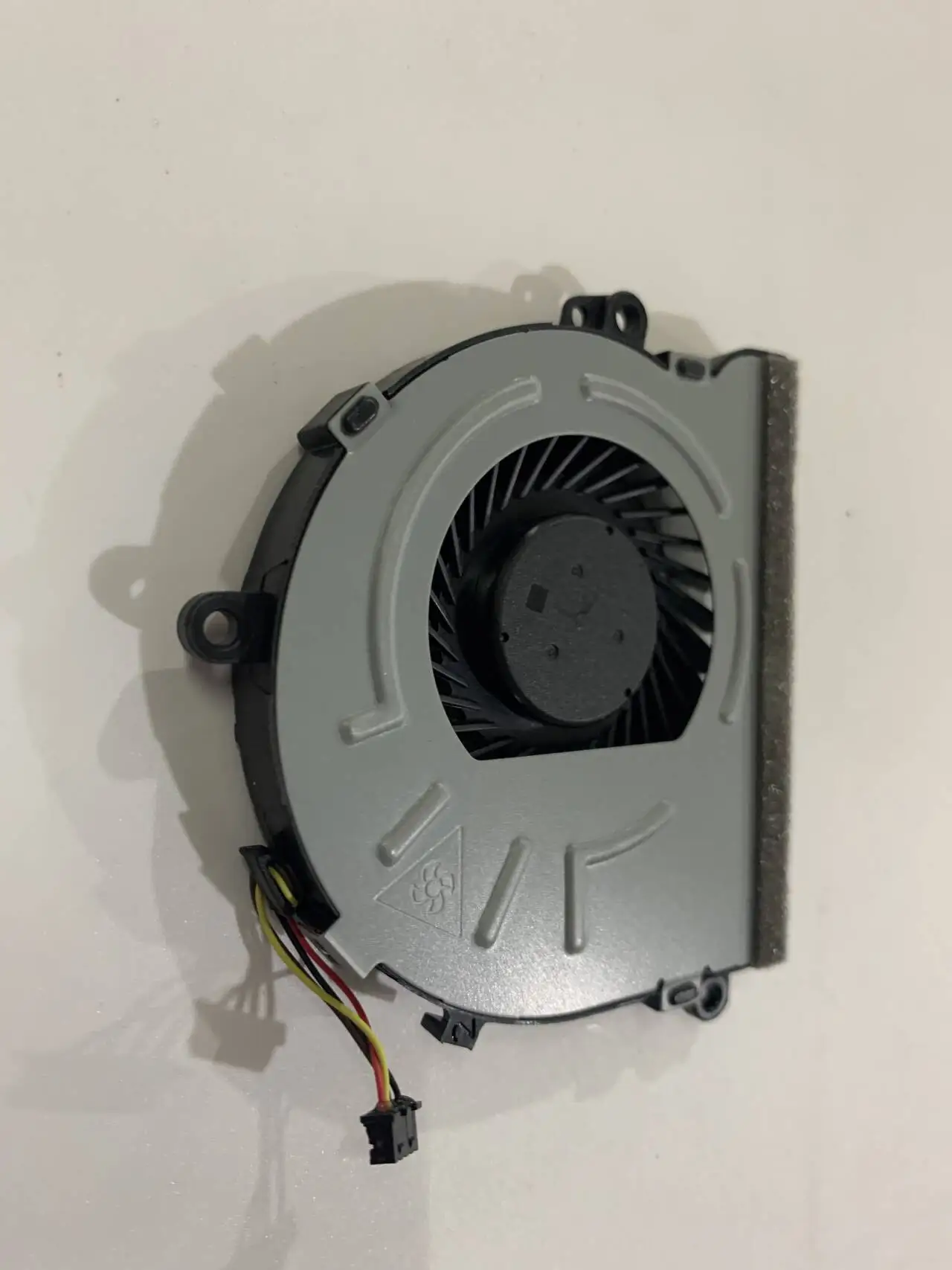 Laptop CPU Cooling Fan for HP 15-DA 15-DB 15-DX 15Q-DX 15T-DS 250 G7/255 G7/256 G7 15Q-DX TPN-C129 TPN-C130（No fit for TPN-C135