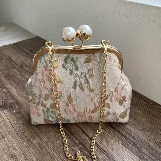 Torba z zamkiem z koralikami z wydrążonymi kwiatami torebki damskie z łańcuszkiem w stylu Vintage torby na ramię Crossbody pałacowa torebka damska