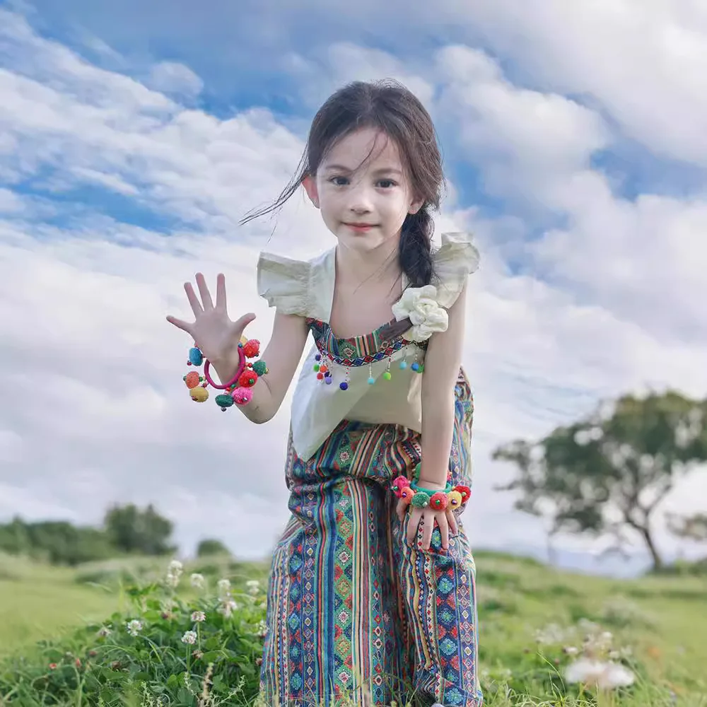 Girls' summer clothing ethnic style suit new medium and older children's flying-sleeved two-piece set of nine-point pants