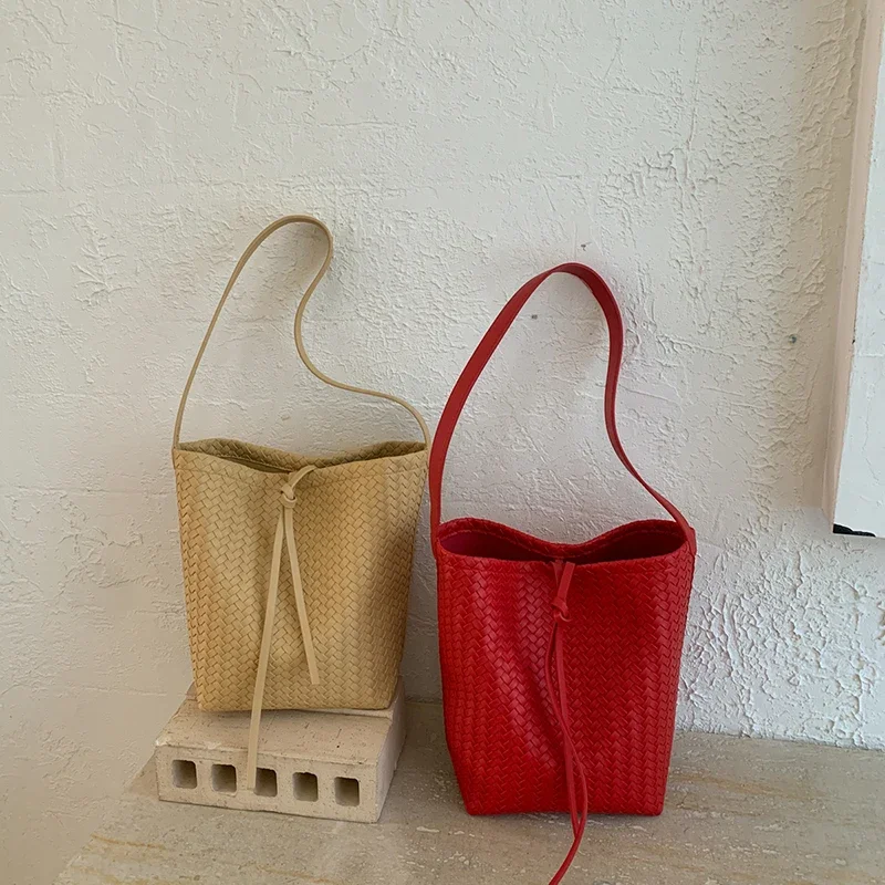 Koreanische Rattan-Geflecht-Unterarmtasche, Damen-Bucket-Tasche, Sommer-Strand-Reisetasche, Russische Trendige Einkaufskorb-Handtasche – Detail 20