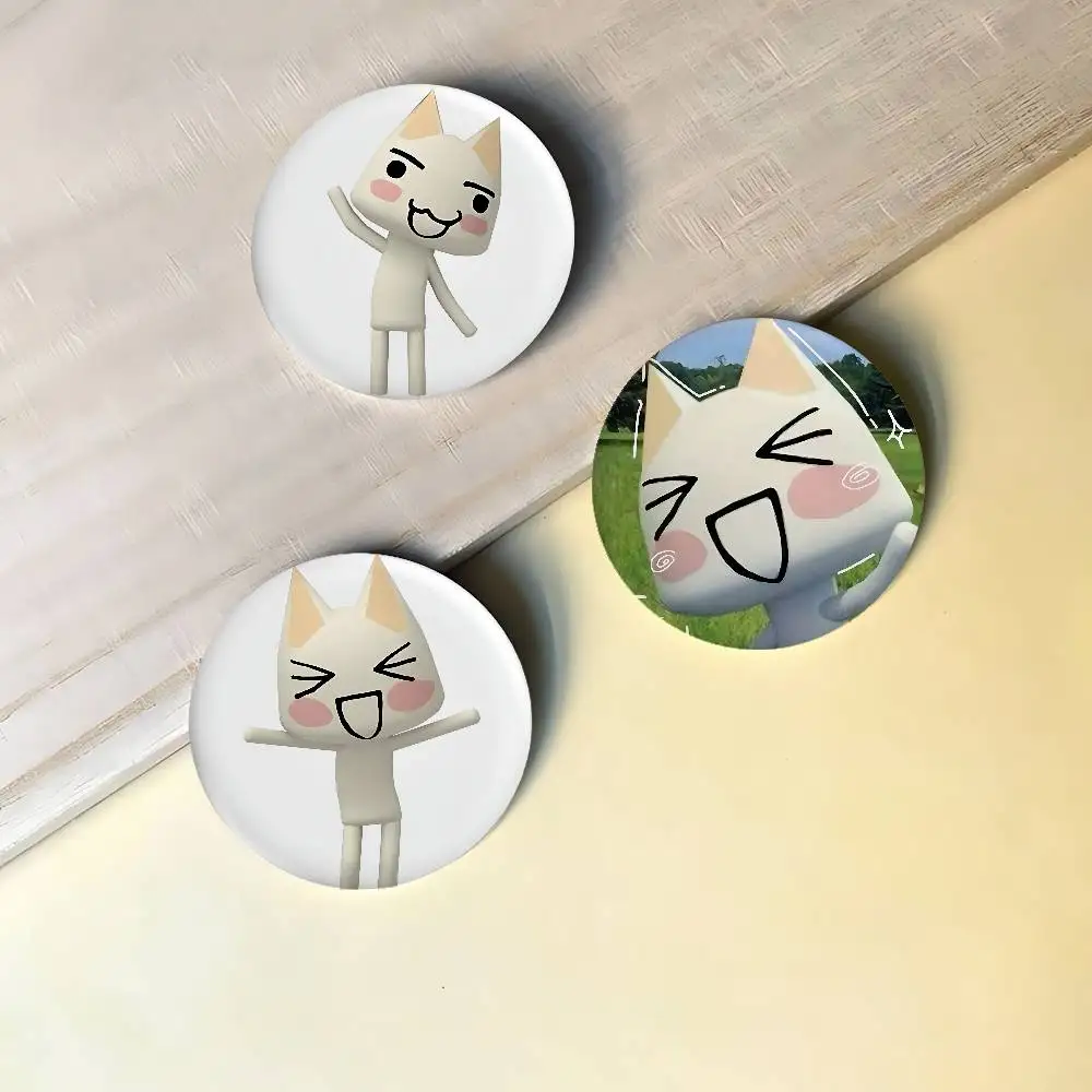 Cute T-tors Badges Peripheral Lapel Pins Tinplate Round Brooch For Shoulder Bag Accessories Souvenir Gifts