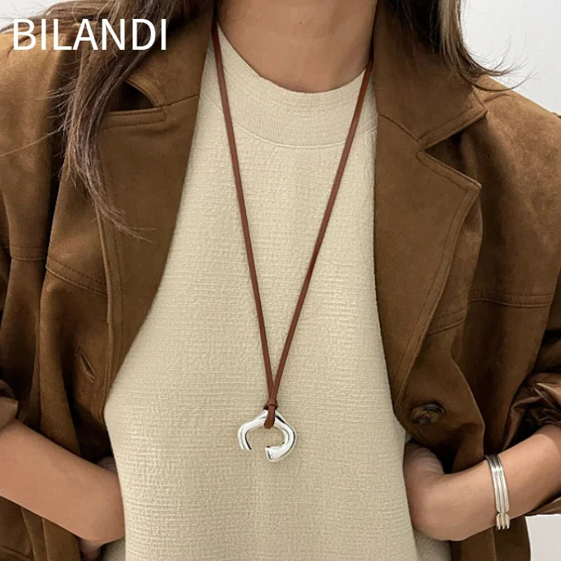 Bilandi Fashion Jewelry Popular Temperament Metal Geometric Pendant Necklace For Women Party Gifts Simply Design Accessories