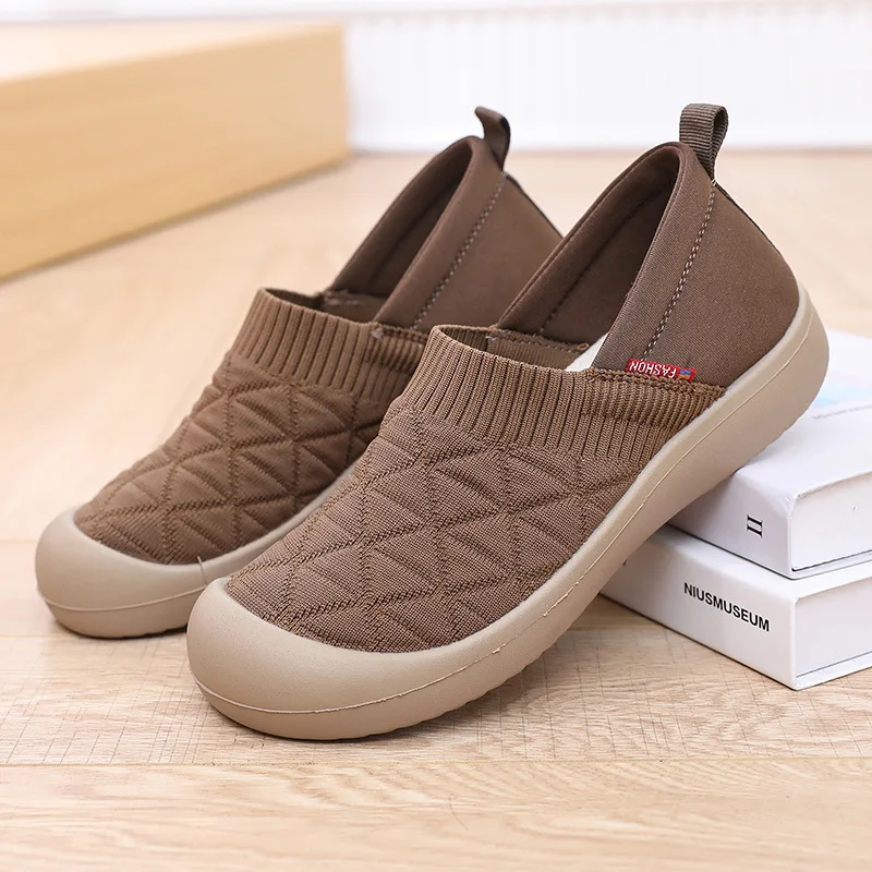 Primavera y otoño moda nuevos zapatos individuales ligeros y cómodos para mujer con superficie suave zapatos de mujer de paso de un solo paso