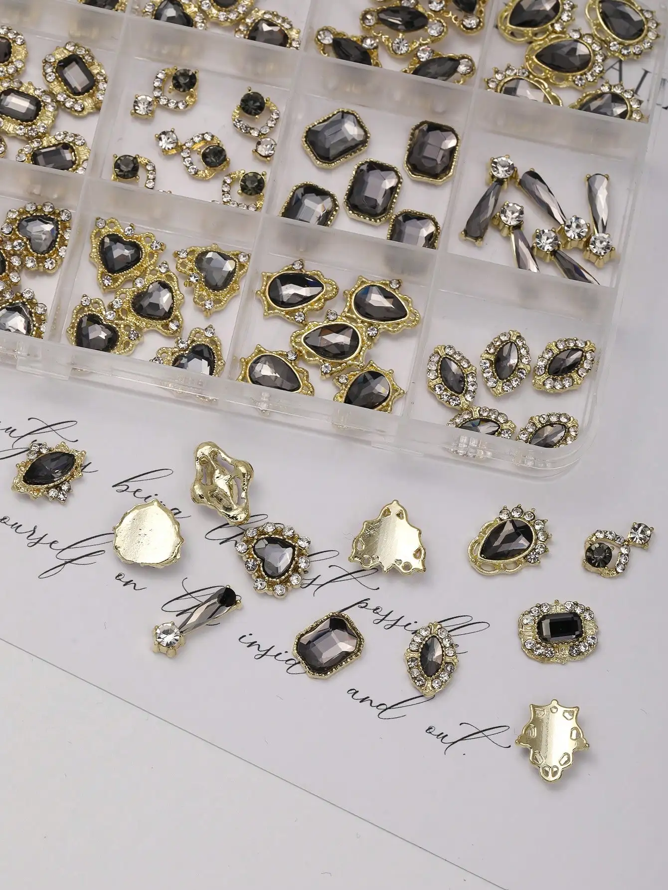 60PCS Goldlegierung Nagel Edelsteine Schwarz Strass Braut Party DIY Nail Art Kit