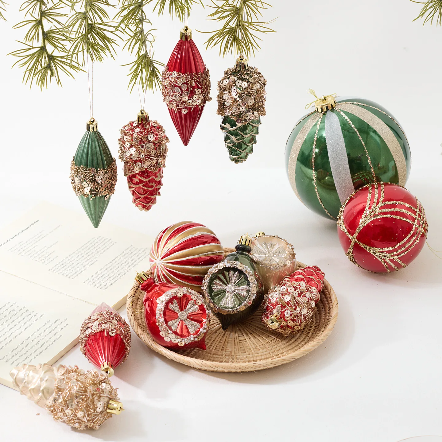 

1/2/3Pcs Retro Light Luxury Christmas Decoration Ball Set Red and Green Christmas Ball Hanging Holiday Scene Arrangement