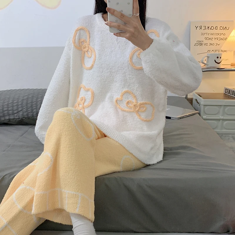 

Белые женские пижамные комплекты из шелка для осени, домашняя одежда с принтом, пижамы на все сезоны, с круглым вырезом, рукавом три четверти, длиной до колена, в стиле OL