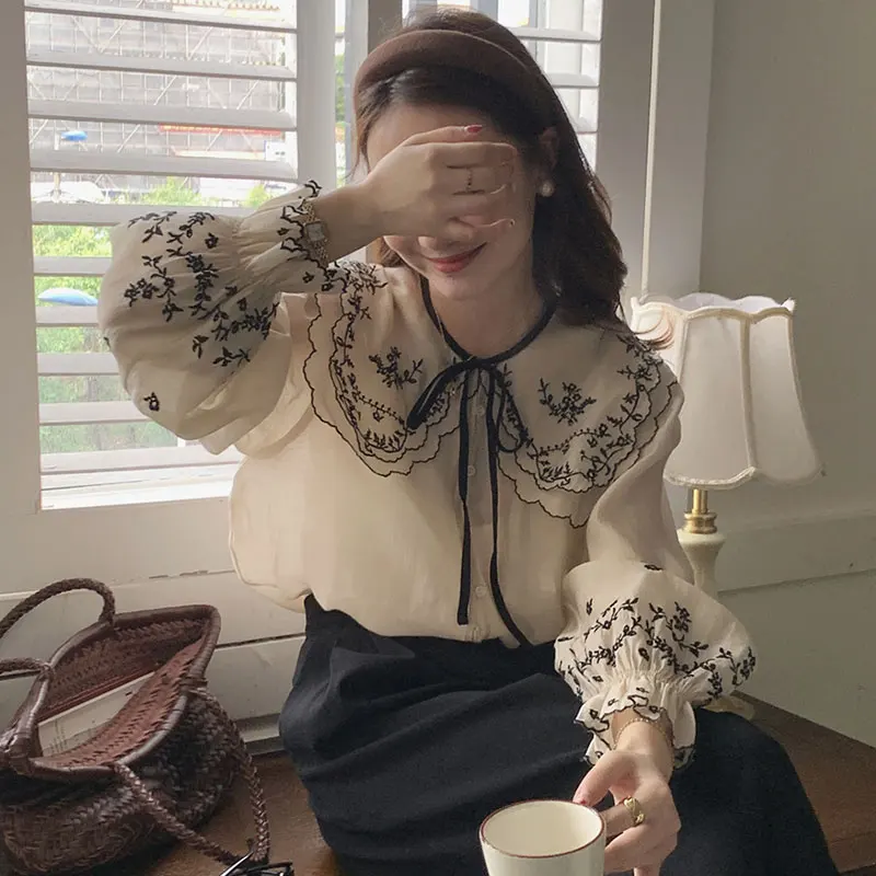 

Embroidery Women Shirt Fashion Peter Pan Collar Lantern Sleeve Blouses Elegant Casual Simple Female Y2K Streetwear 2024