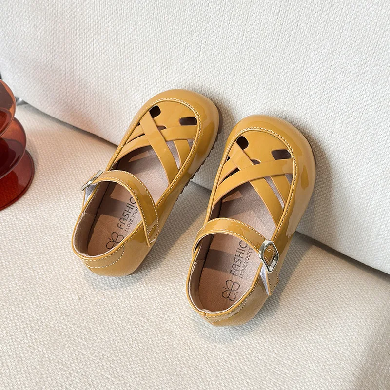 Fashion Girl Hollow Sandals2026 Summer New Korean Edition Child Soft Single Shoe Candy Color Girl Anti Slip Princess Party Shoes