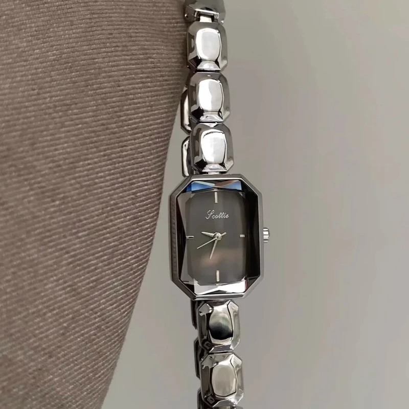 Quartz watch niche square trend 2025 new steel belt temperament fashion high sense girls watch birthday gift