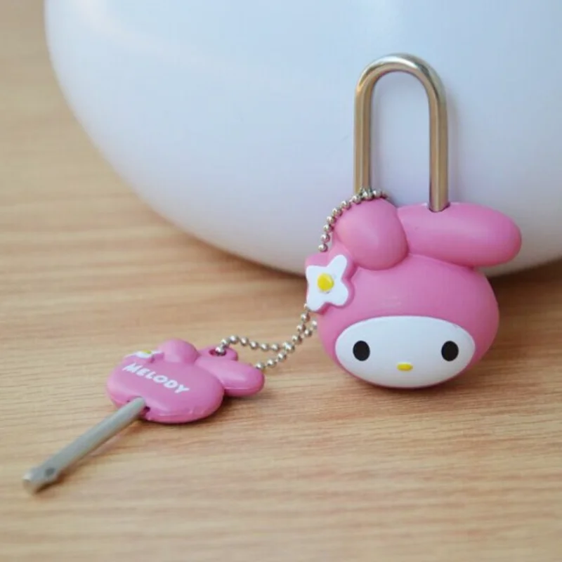 Sanrio Schloss-Vorhängeschloss Schubladenschrank Hello Kitty MyMelody Cartoon Mini Metall Reißverschluss Tasche Koffer Gepäckbox Schlüsselschloss mit Schlüssel