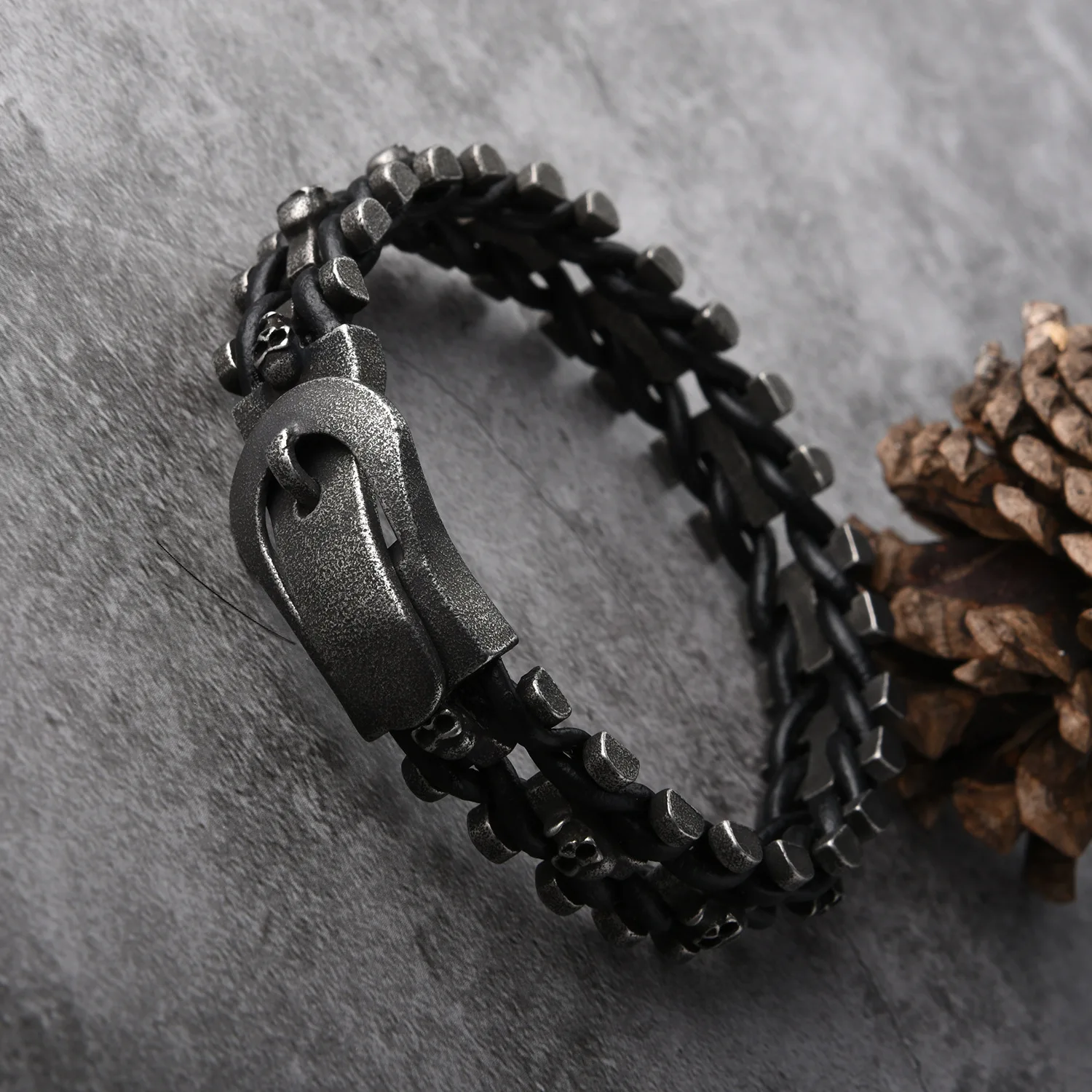 Fashion Woven Titanium Steel Bracelet Punk Men Skull Scalp Bracelet Jewelry Stainless Steel Skeleton Wrist Gift