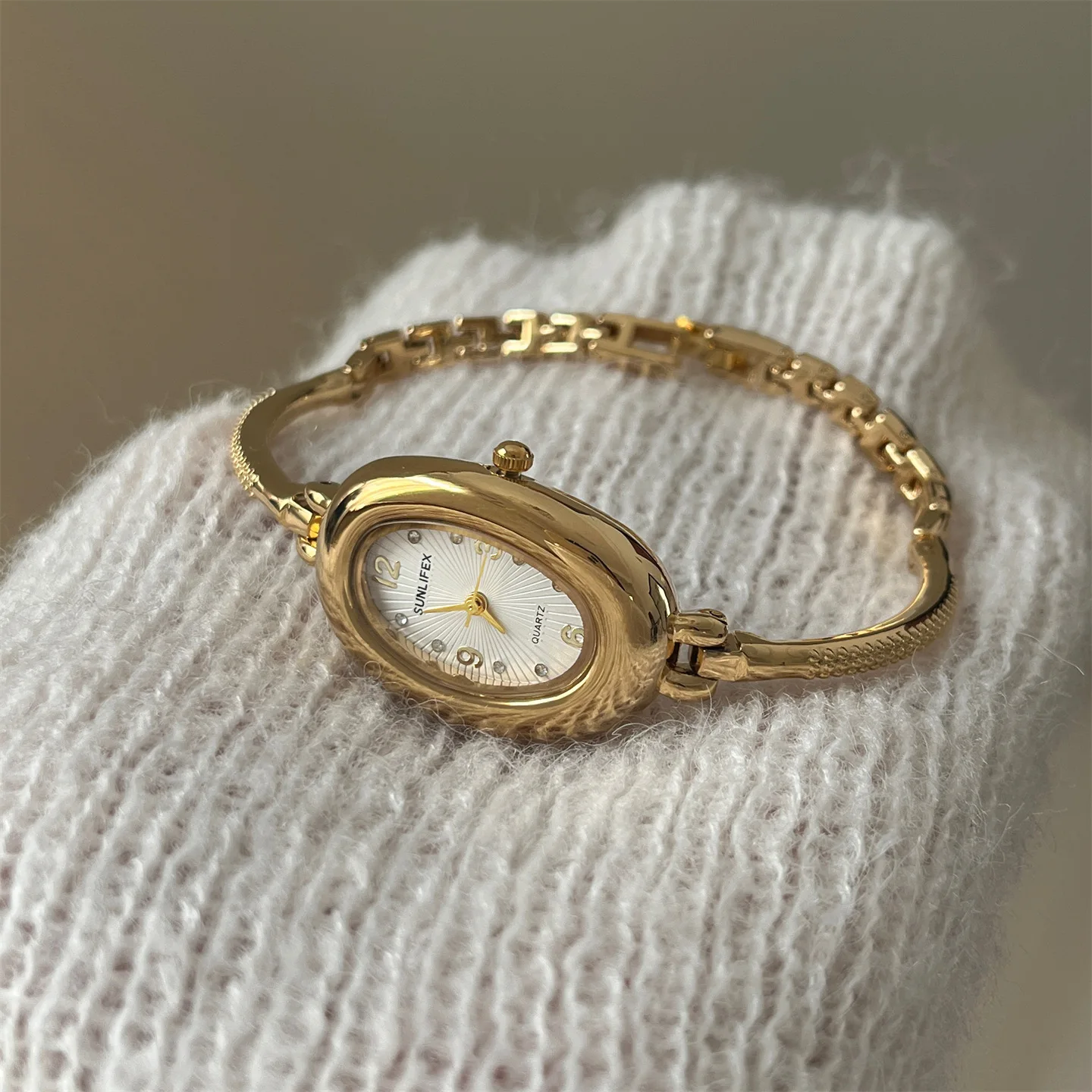 Oval bracelet watch for women chain-style retrolight luxuryhighvalue exquisite quartz watch, original ladies watch, female gift