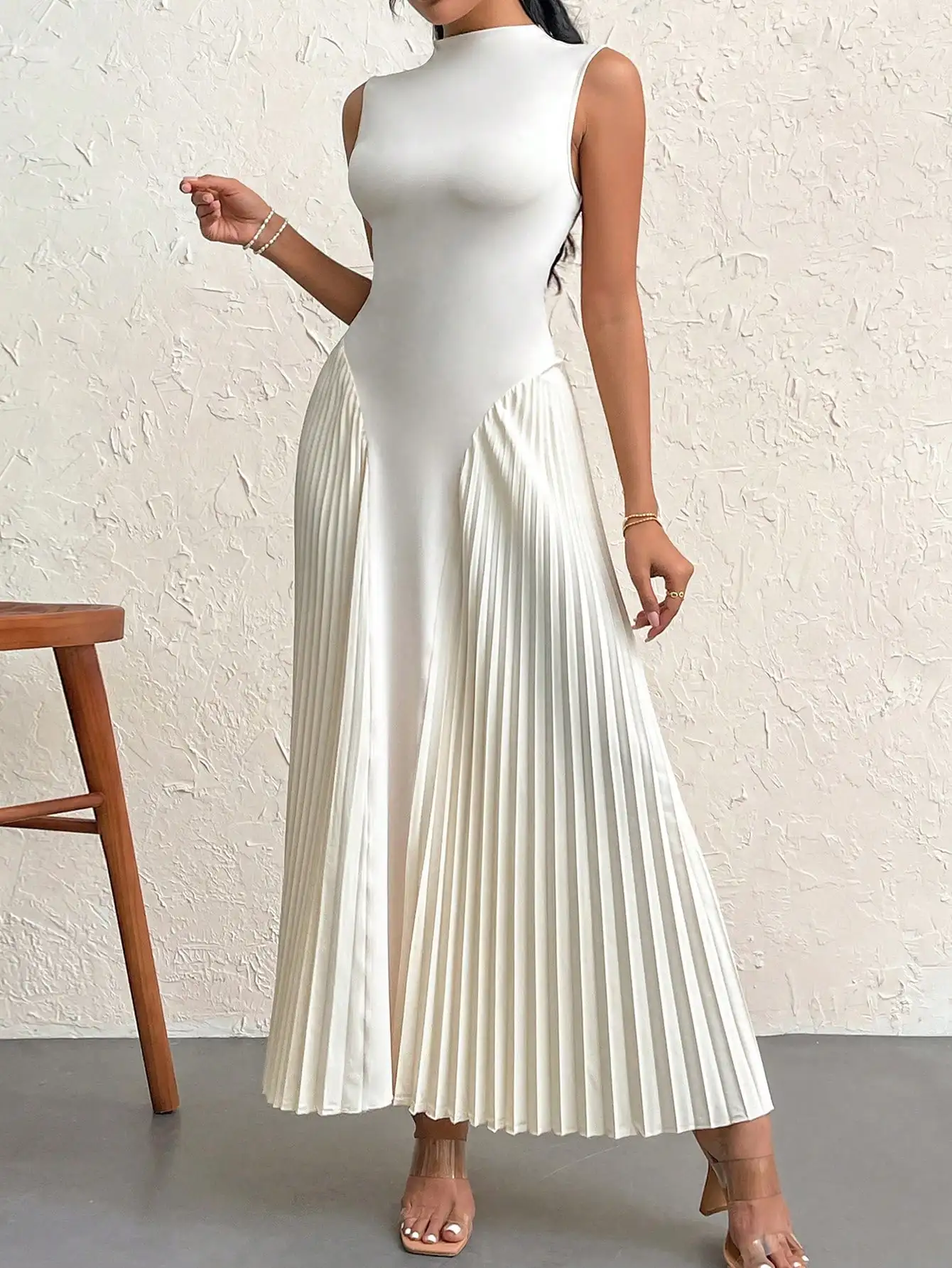 European and American temperament elegant wind waist slimming long skirt 2024 spring fashion personality pleated round neck slee