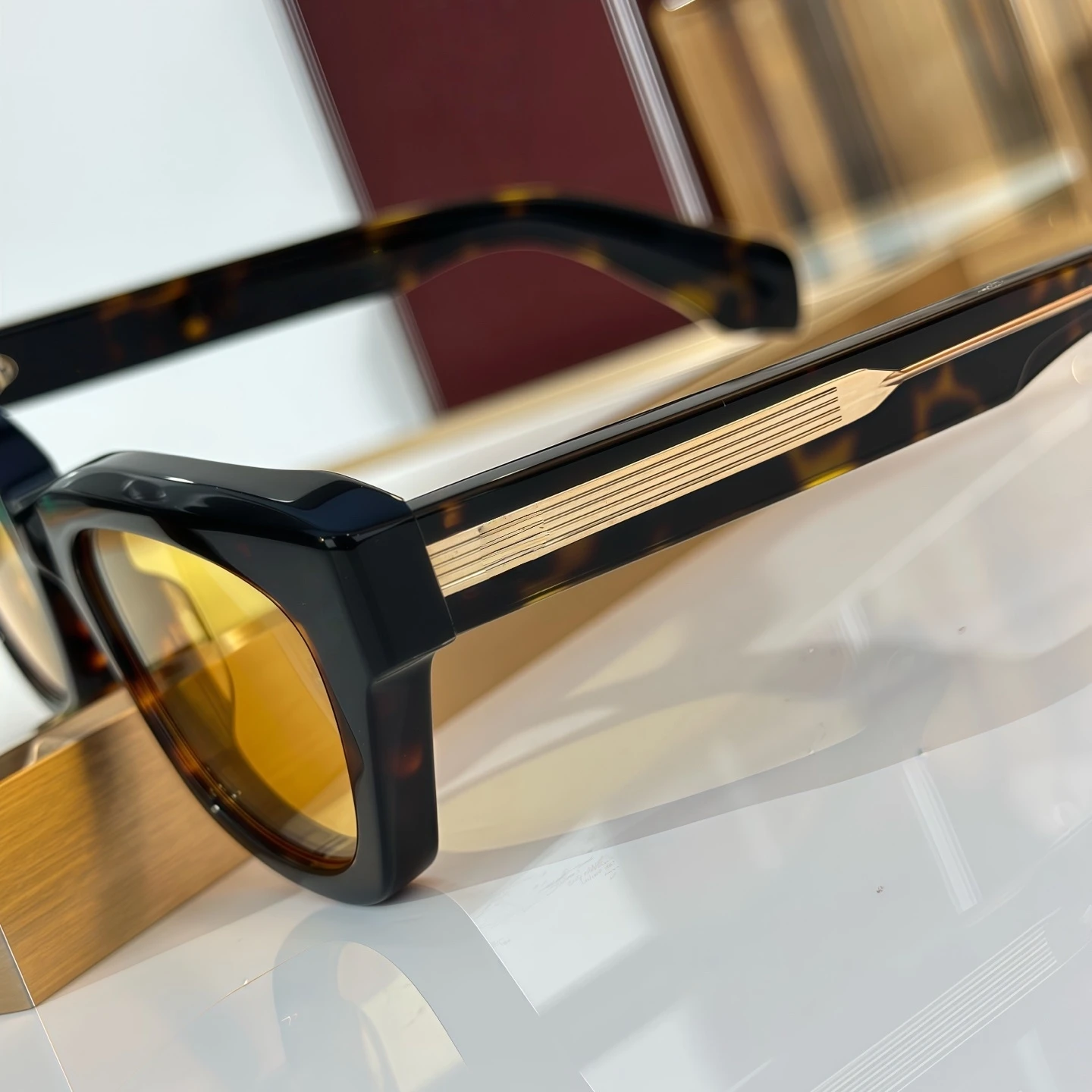 DEALAN Sunglasses for Man & Woman Solid Thick Glossy Black Frame Elegant Dark Grey Lens High-End Sun Shades