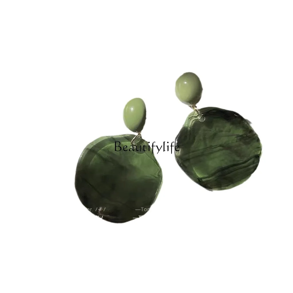 

Hong Kong style retro olive green smudged earrings exaggerated niche 2024 popular temperament unique earrings