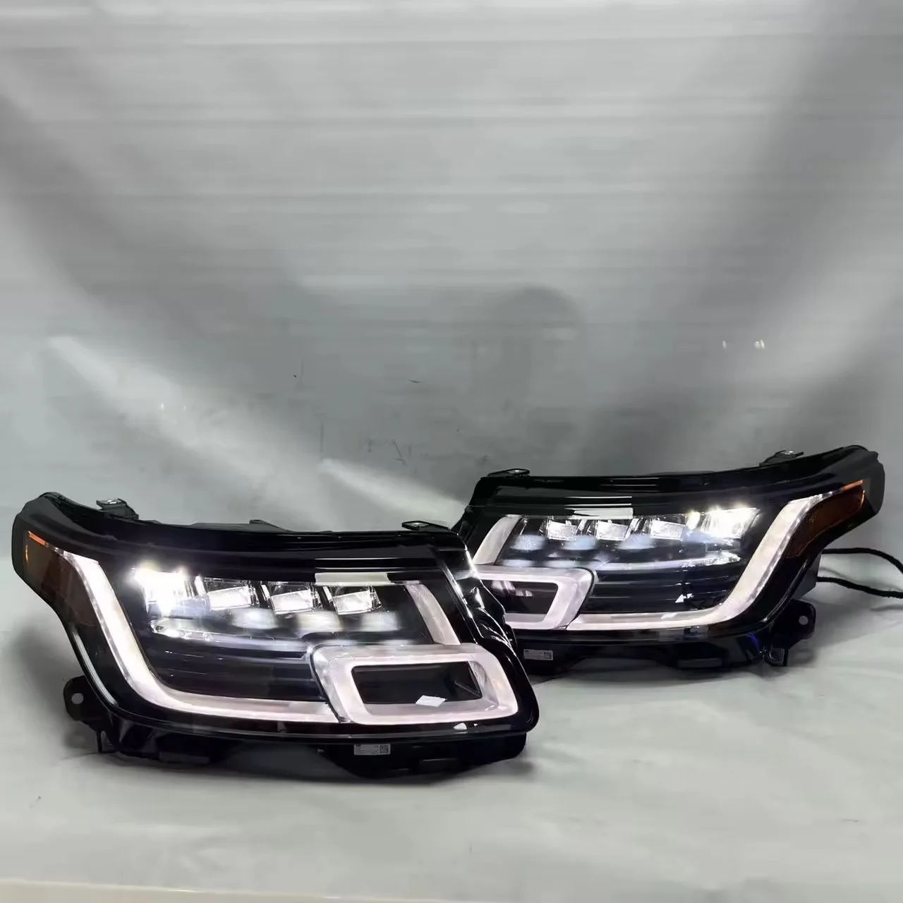 High Quality Original 12V LED Car Headlights for Land Rover L405 Multi-Function Beam with 6000k Color Temperature New Condition