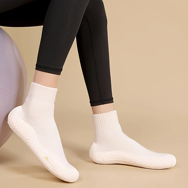 

GallonShark Women's Slip-On Casual Sneakers: Lightweight, Shock-Absorbing Flat Walking Shoes with Soft Sole,Winter collection